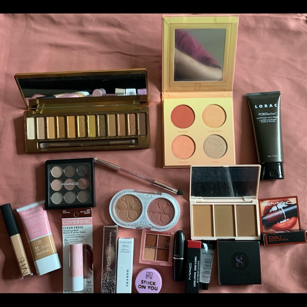 Makeup and skincare lot *NAKED HONEY, NARS CONCEALER, DOUCCE PALETTE SOLDOUT*